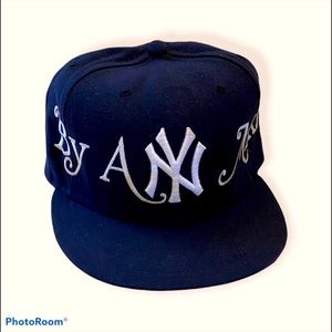 2008 supreme Yankee fitted hat. Collectors item.